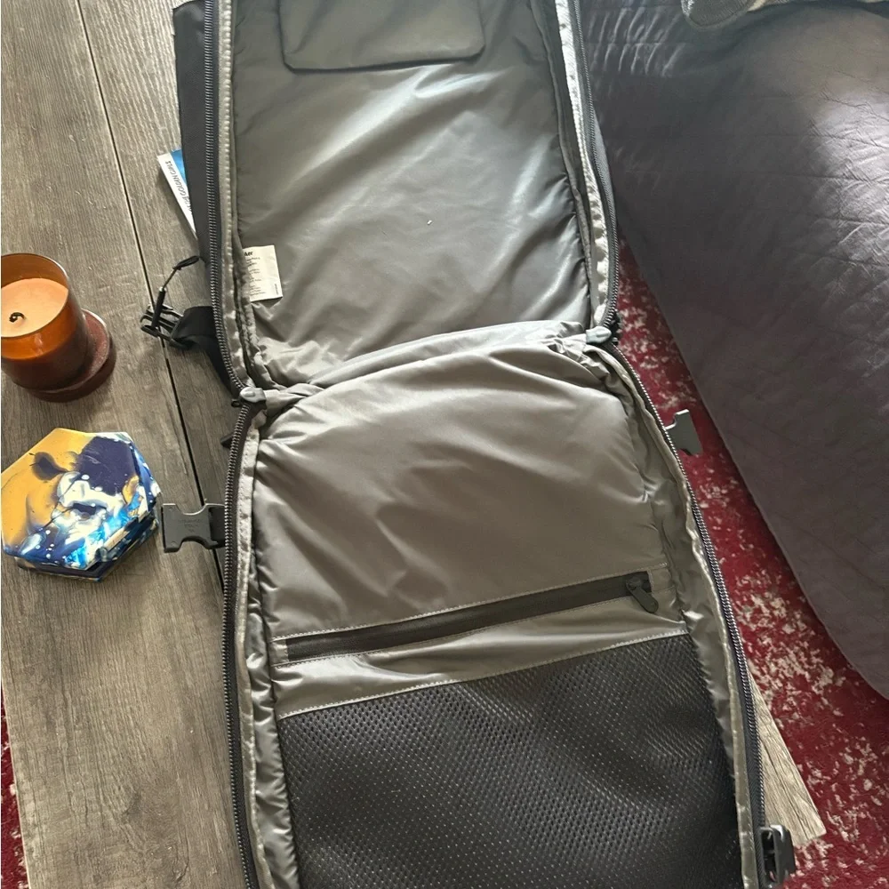 AER 3 Backpack - Picture 3 of 3